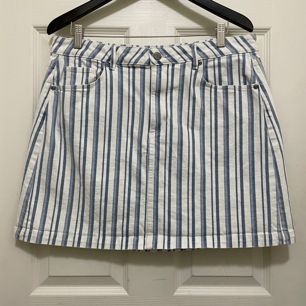 LOFT Striped Denim‎ Mini Skirt White Blue Jean Pockets Coastal Casual Size 12